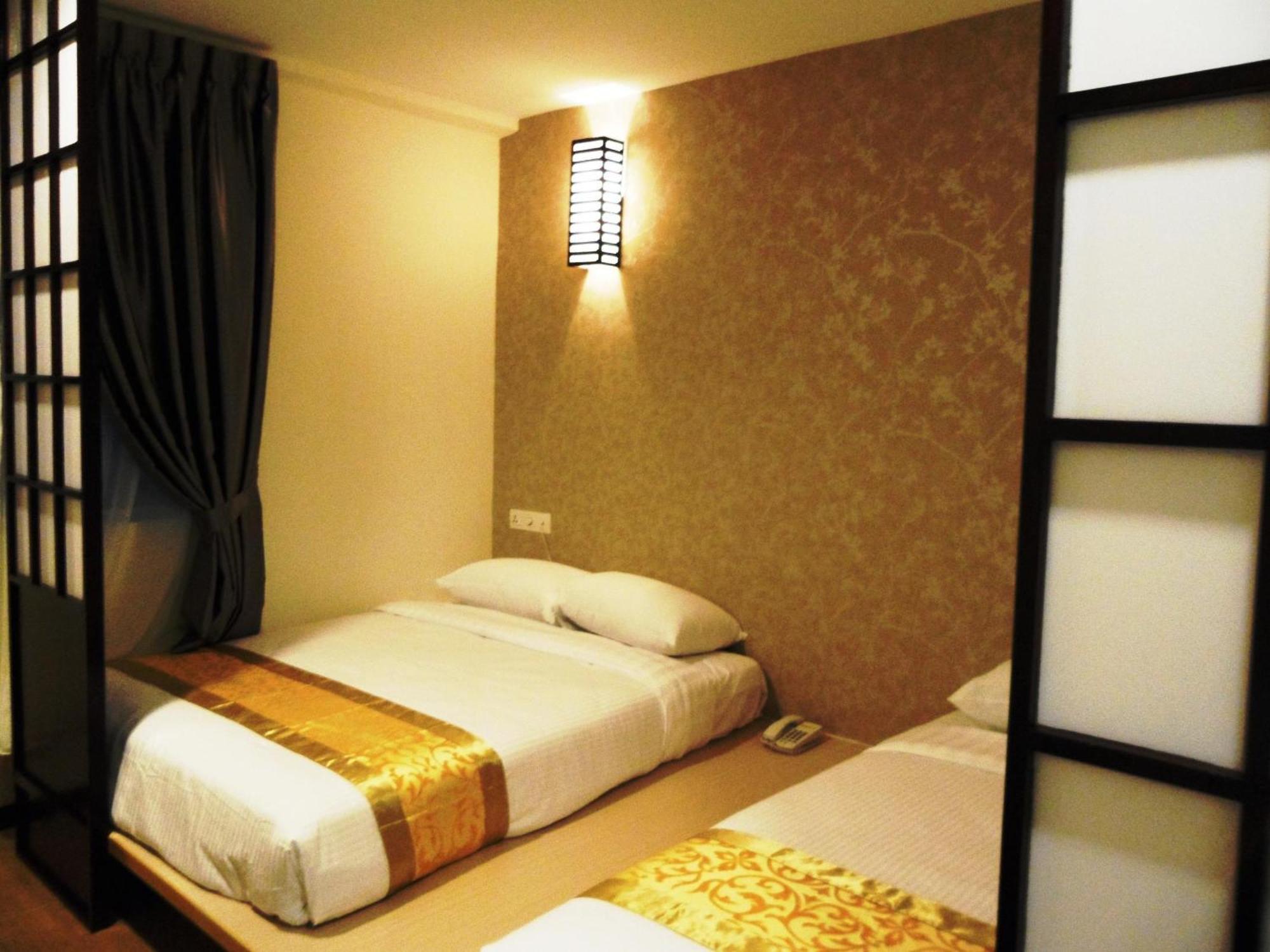 Eight Days Boutique Hotel - Mount Austin Джохор Бахру Екстериор снимка