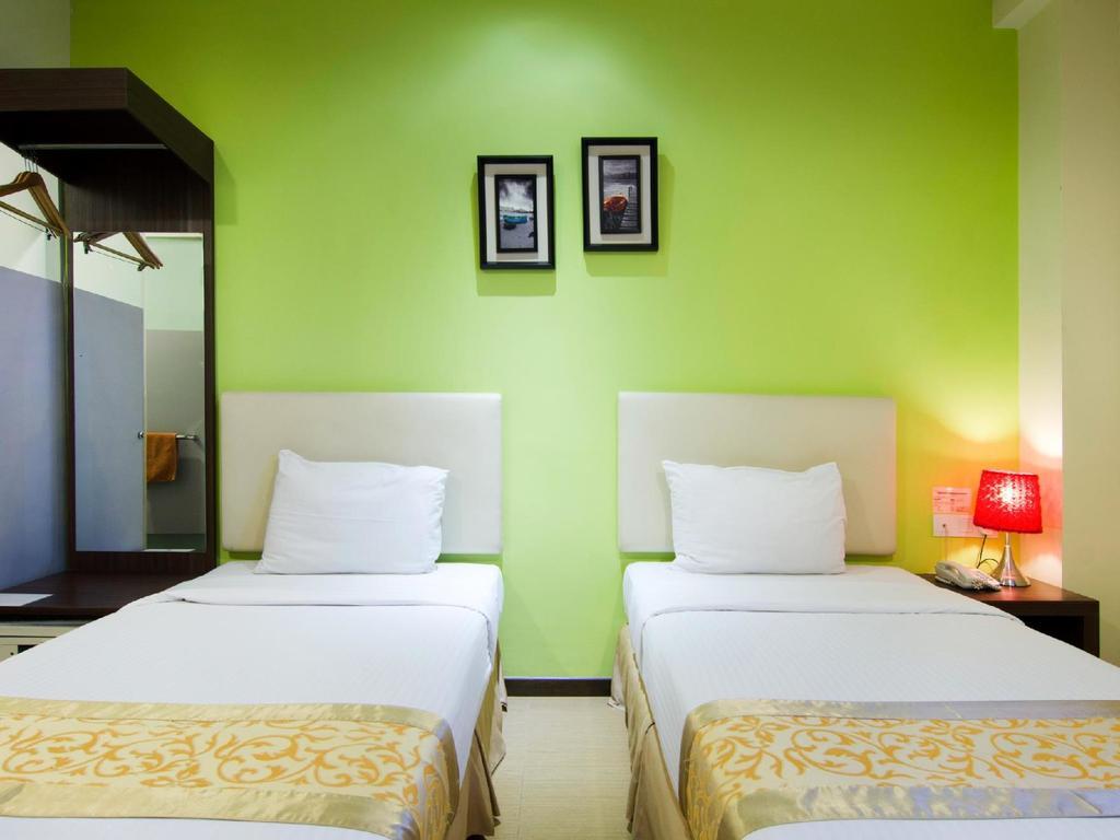 Eight Days Boutique Hotel - Mount Austin Джохор Бахру Екстериор снимка